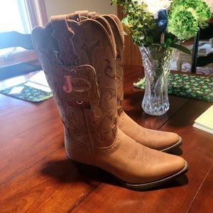 6.5 ladies boots never been used